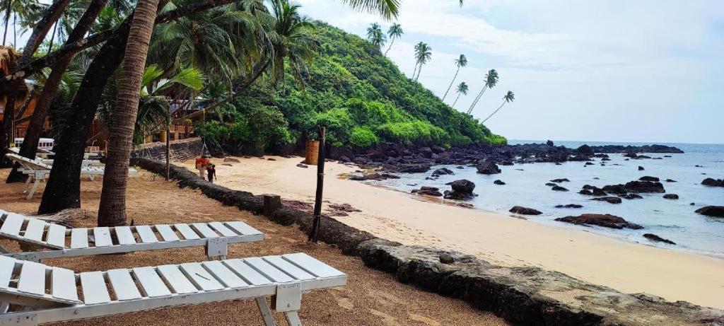 Sea Front Cottage Little Khola Cola Ngoại thất bức ảnh